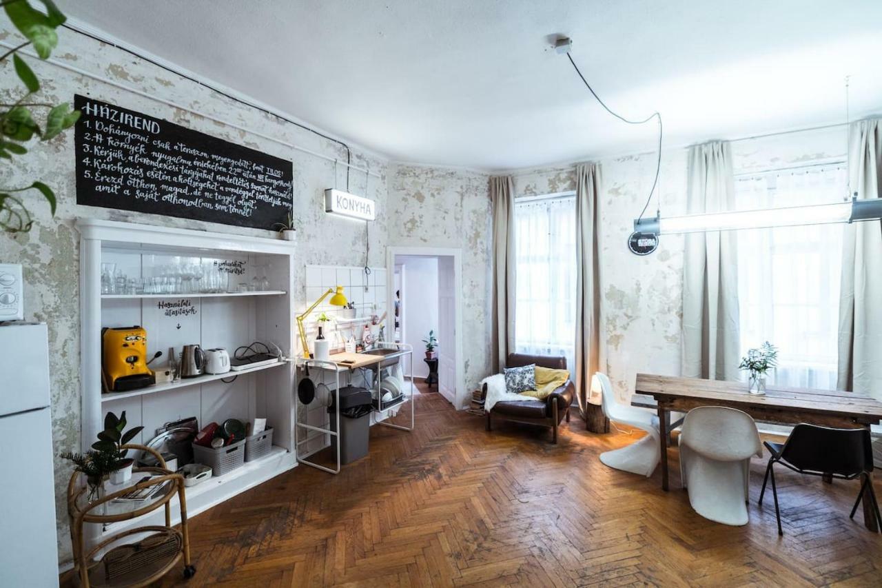 A Szoba Apartman Печ Экстерьер фото