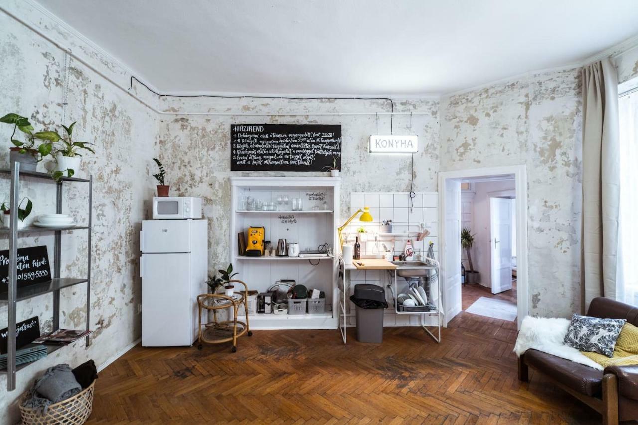A Szoba Apartman Печ Экстерьер фото