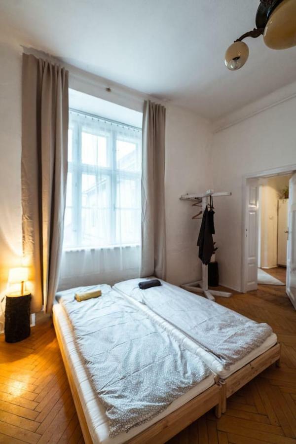 A Szoba Apartman Печ Экстерьер фото